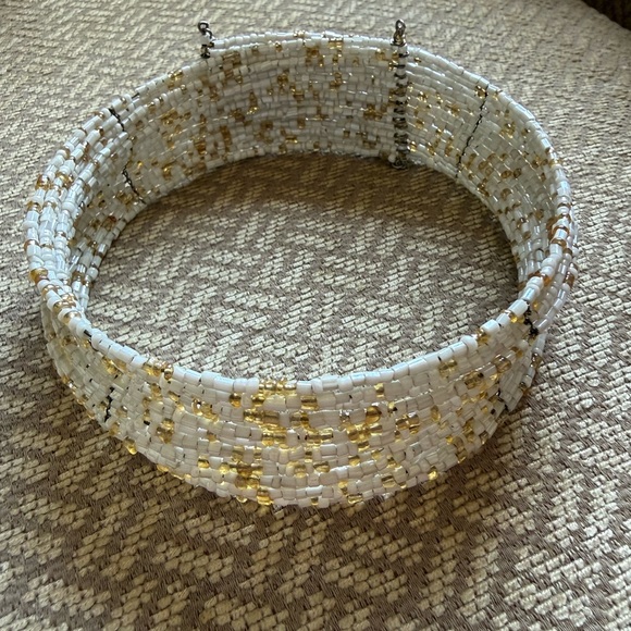 Jewelry - White and Gold Beaded Choker Nechlace